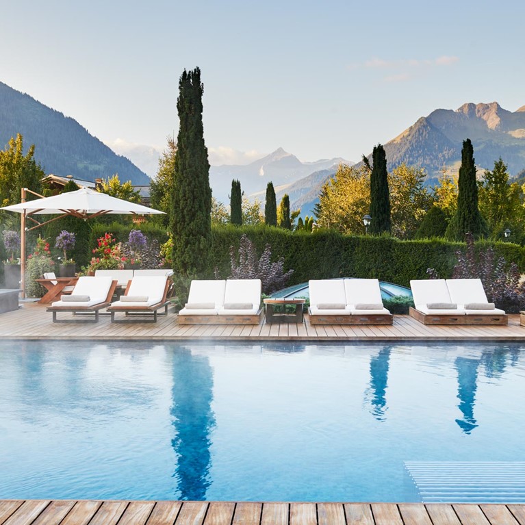The-Alpina-Gstaad-Pool-Morning-002.jpg