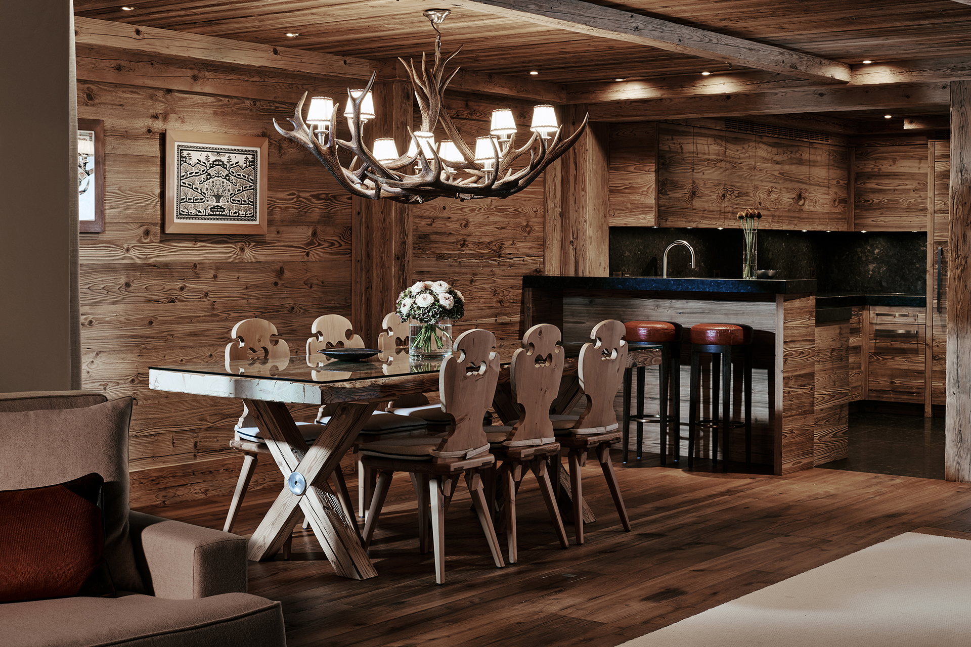 TheAlpinaGstaad_Rooms&Suites_0037_1920.jpg