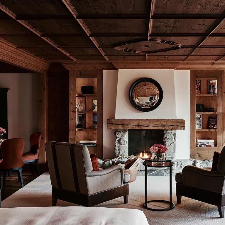 TheAlpinaGstaad_Rooms&Suites_0033_1920.jpg