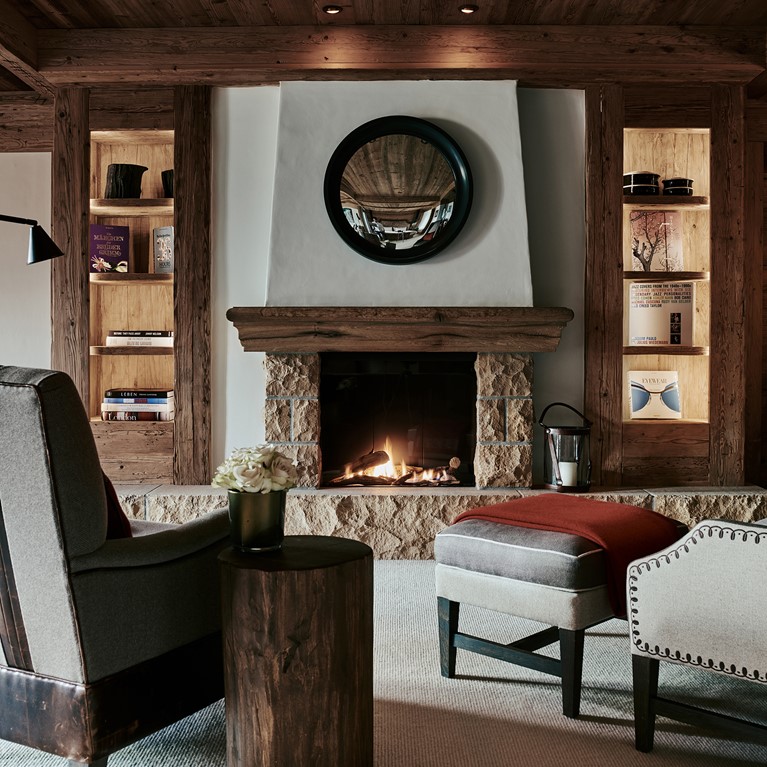 TheAlpinaGstaad_Rooms&Suites_0041_1920.jpg